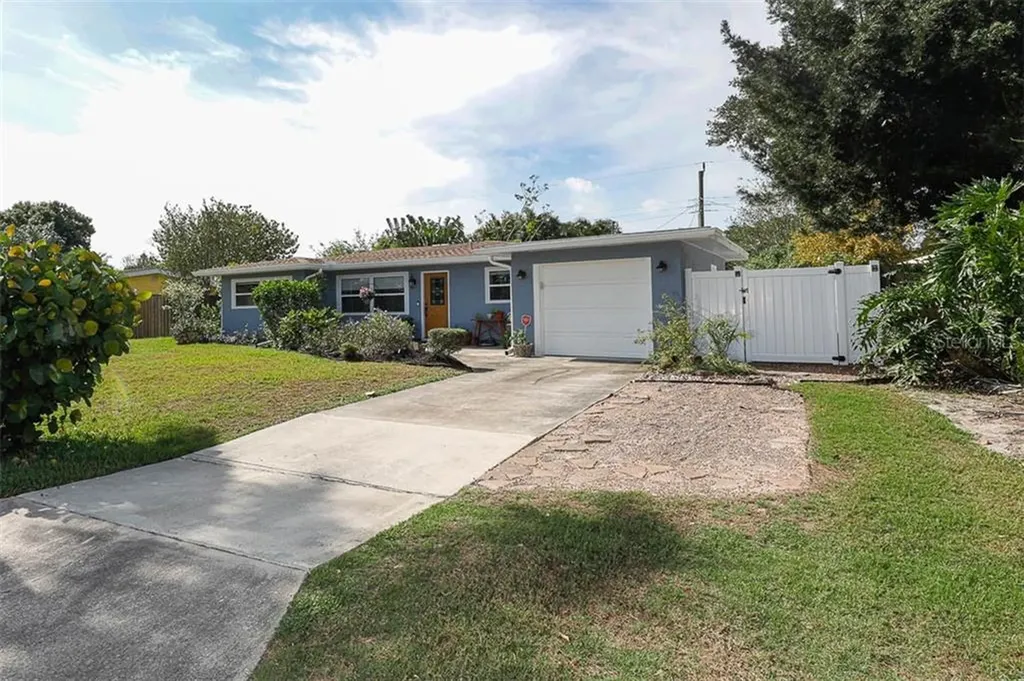 2310 Goldenrod Street Sarasota FL 34239