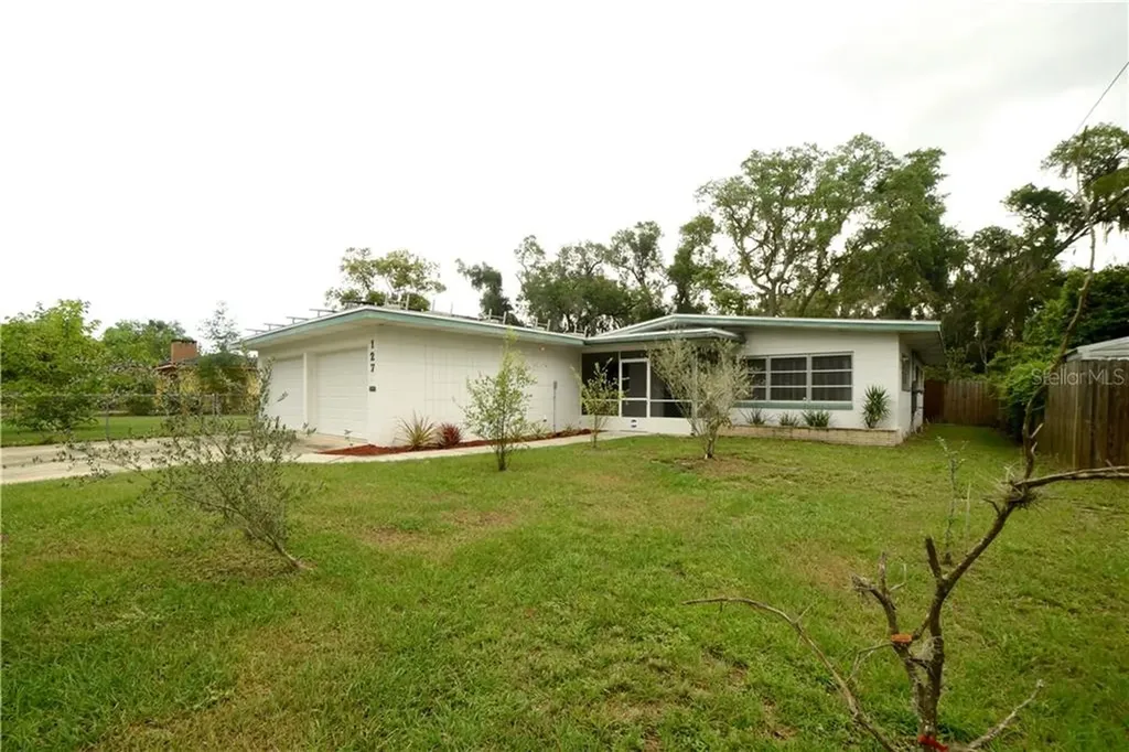 127 S Marydell Avenue Deland FL 32720