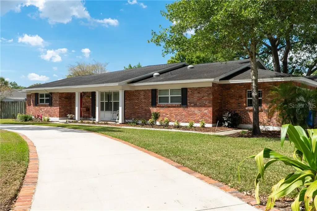 10425 Orange Grove Drive Tampa FL 33618
