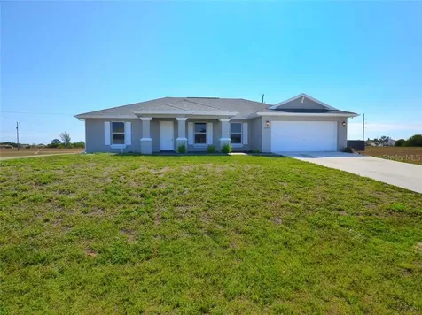 2745 NE 2nd Place Cape Coral FL 33909