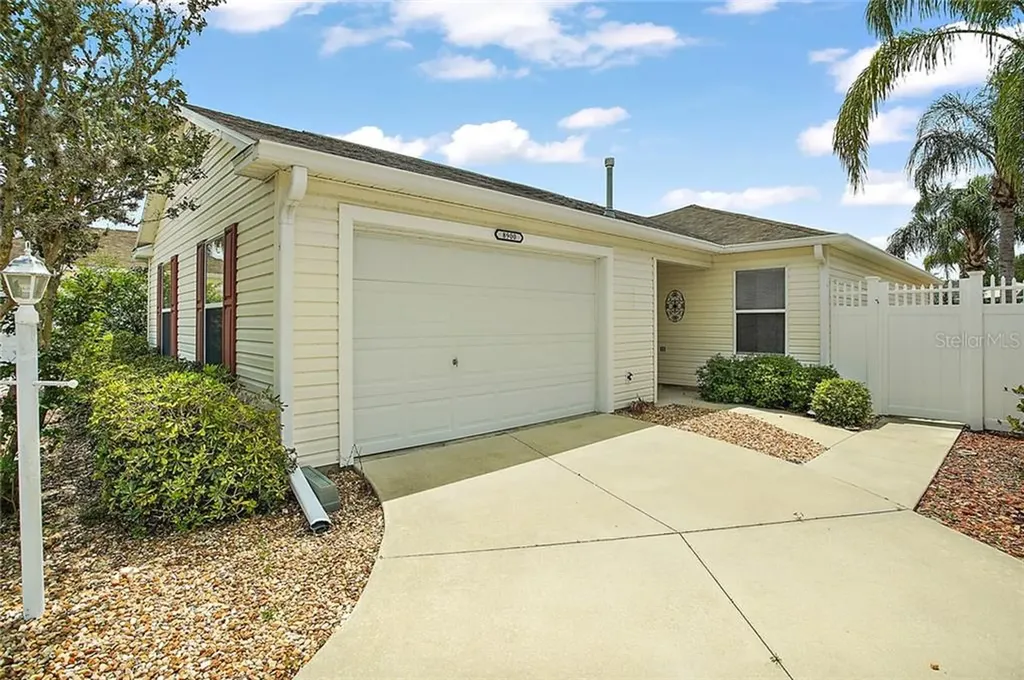 8900 SE 168th Tailfer Street The Villages FL 32162