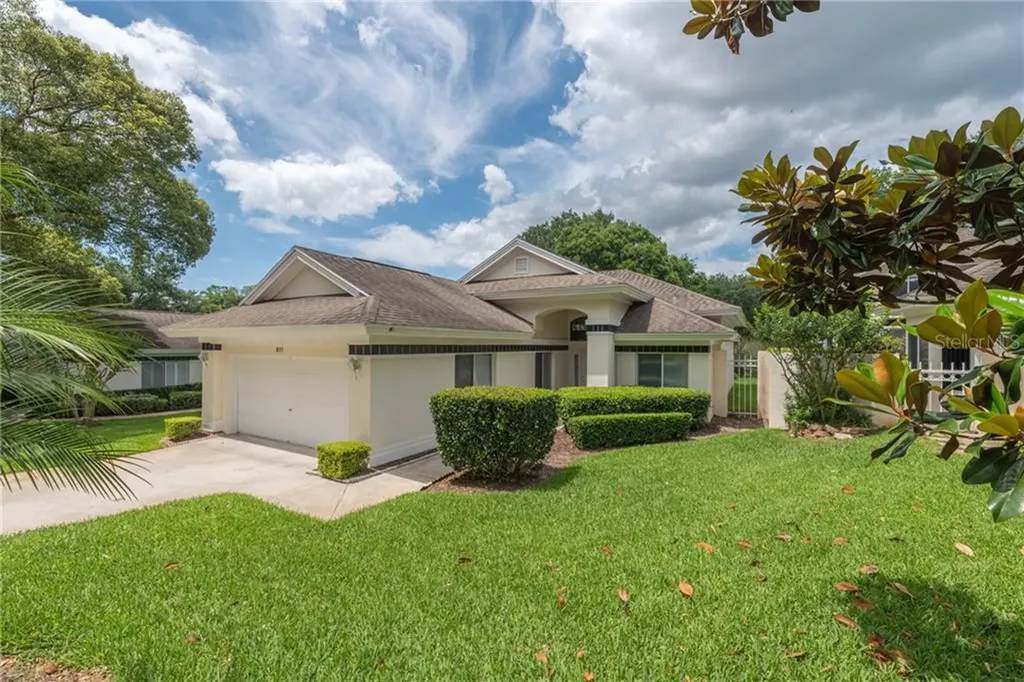 837 Crepe Myrtle Circle Apopka FL 32712
