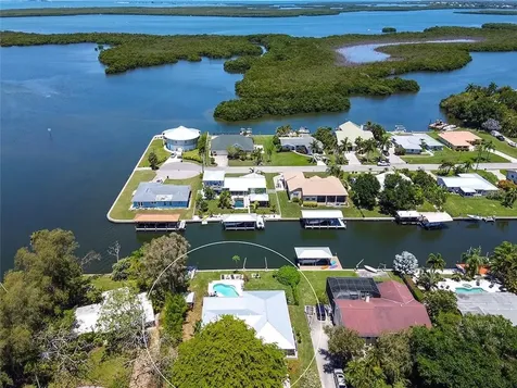 4512 Dolphin Lane Palmetto FL 34221