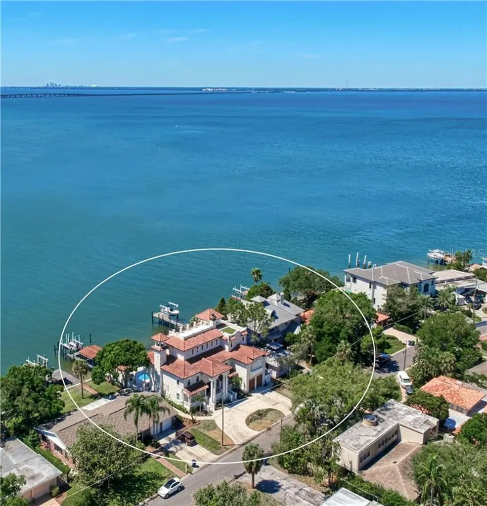 5114 W Longfellow Avenue Tampa FL 33629