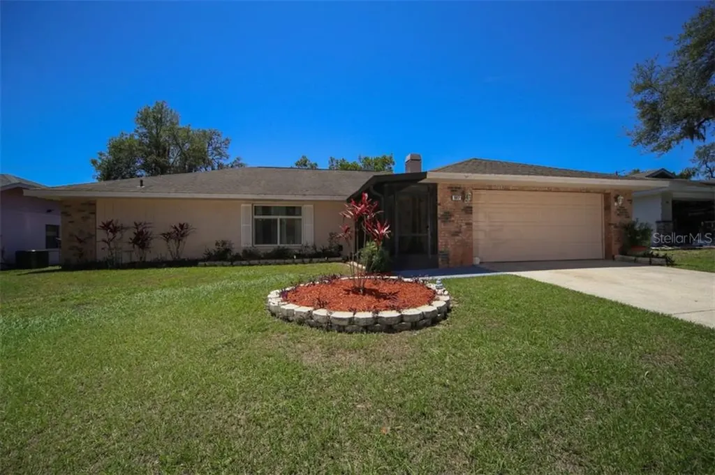 1017 Riflecrest Avenue Valrico FL 33594