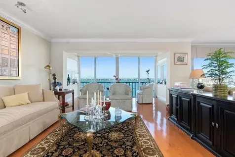 555 S Gulfstream Avenue Sarasota FL 34236