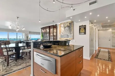 555 S Gulfstream Avenue Sarasota FL 34236