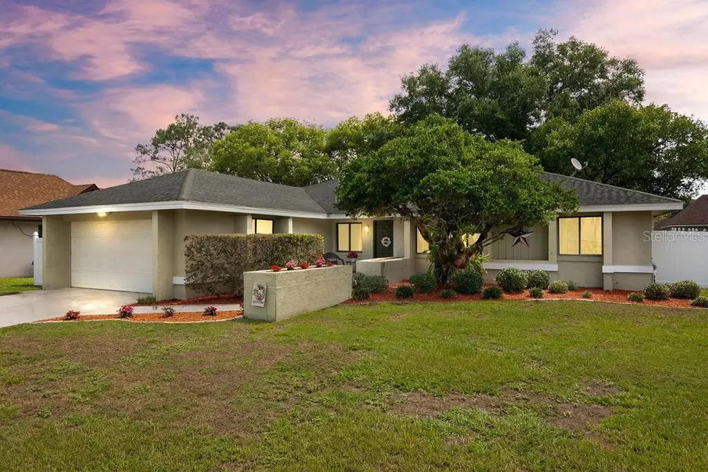 2419 Amberly Avenue Orlando FL 32833