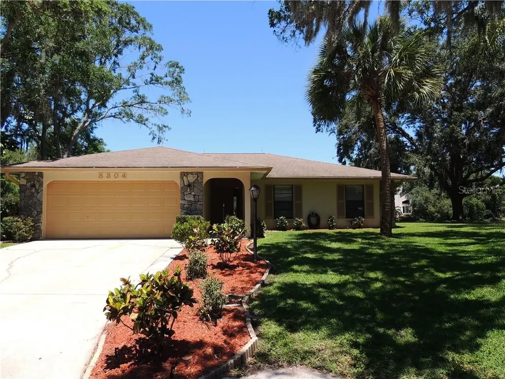 8304 Brandeis Circle W Sarasota FL 34243