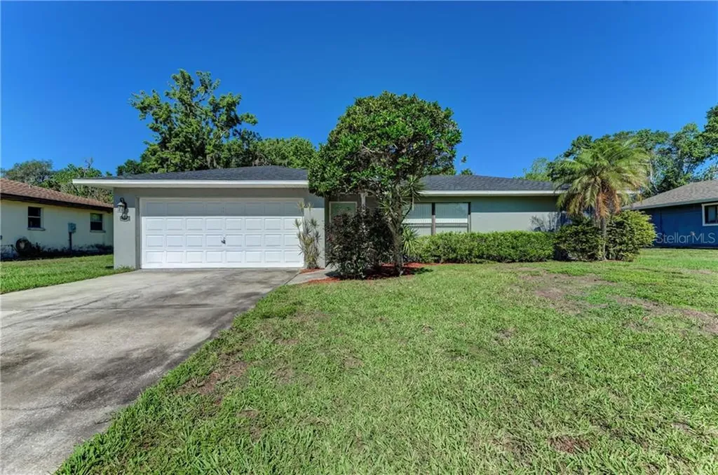 5009 Leon Drive Palmetto FL 34221