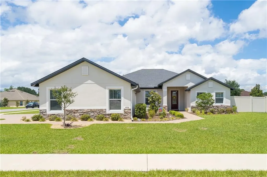 9736 Royal Vista Avenue Clermont FL 34711