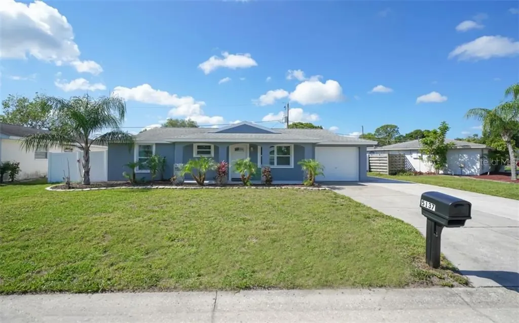 5137 Island Date Street Sarasota FL 34232