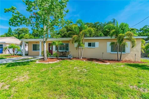 4437 W Bay Court Avenue Tampa FL 33611