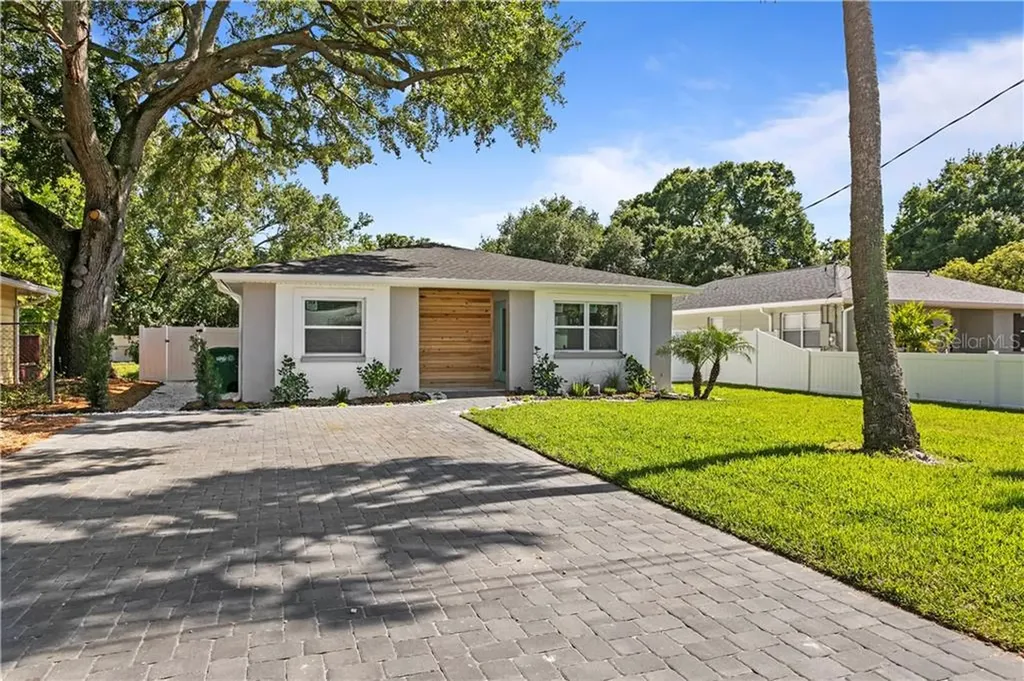 3310 W Price Avenue Tampa FL 33611