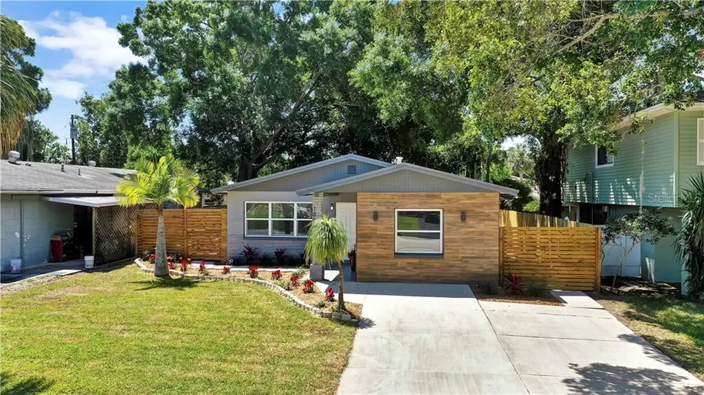 1858 Montana Avenue NE St Petersburg FL 33703