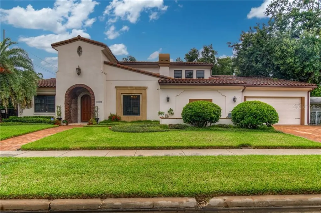 3811 W Empedrado Street Tampa FL 33629