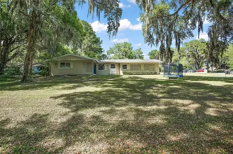 104 Lakeview Avenue Lady Lake FL 32159