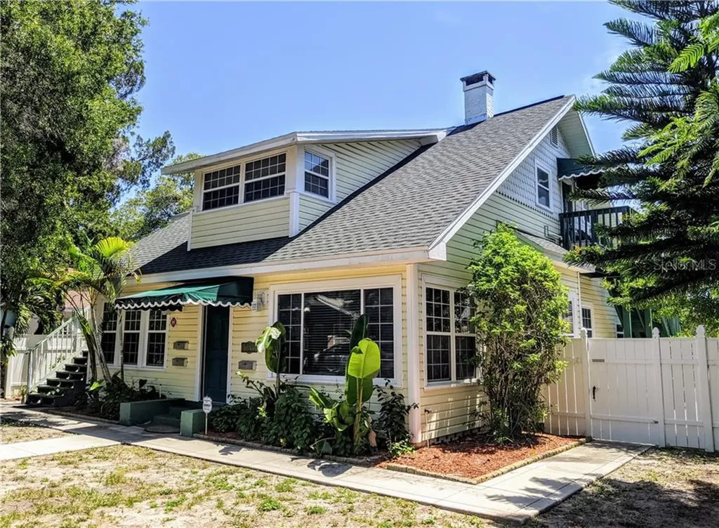 1215 10th Street N St Petersburg FL 33705