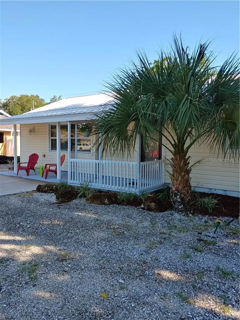 2637 Sydelle Street Sarasota FL 34237