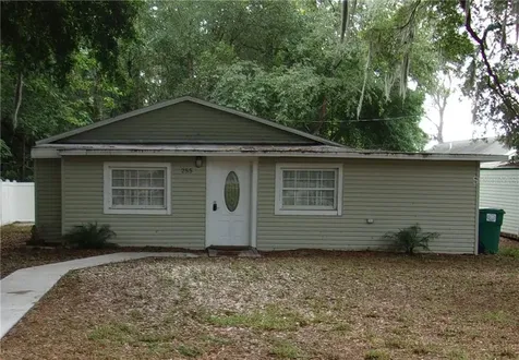 255 N Clay Avenue Lady Lake FL 32159