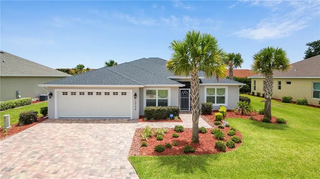 10174 Julia Isles Avenue Oxford FL 34484