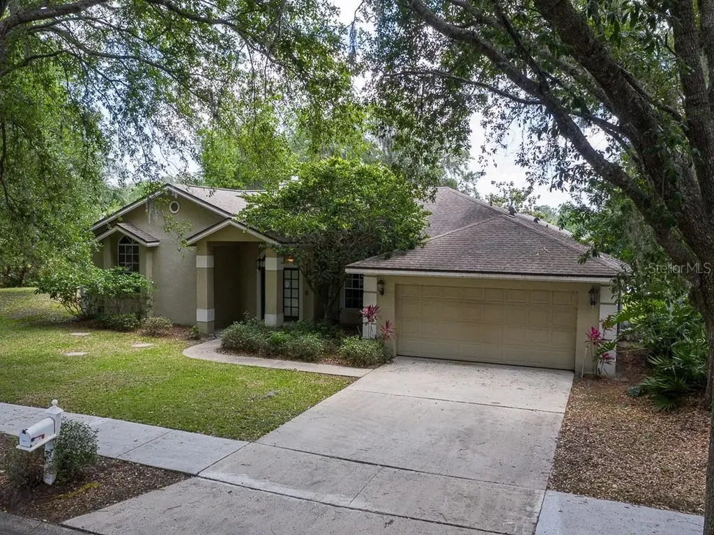 1027 Willa Lake Circle Oviedo FL 32765