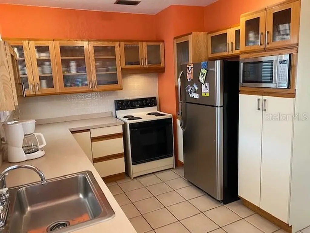 3701 Oak Street NE St Petersburg FL 33704