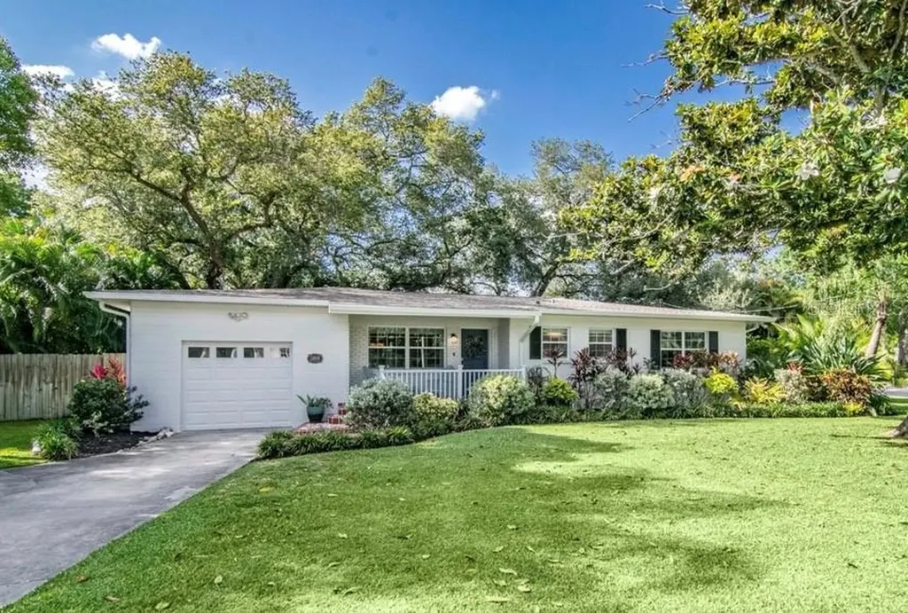 5101 W Azeele Street Tampa FL 33609