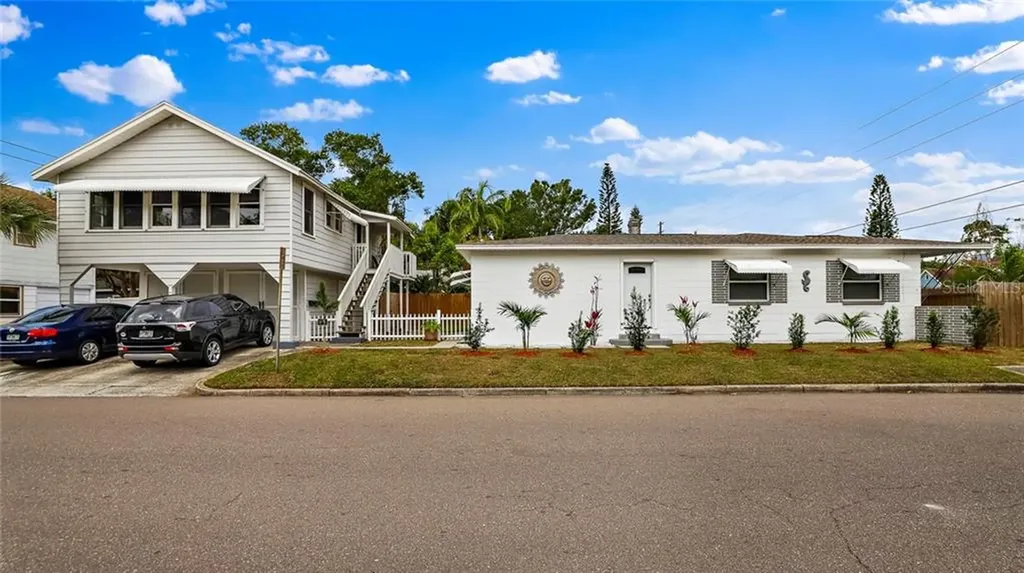 1100 22nd Avenue N St Petersburg FL 33704