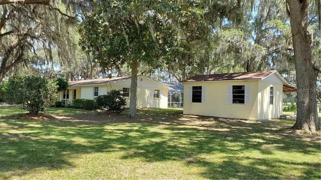 19300 NW 13th Street Dunnellon FL 34431