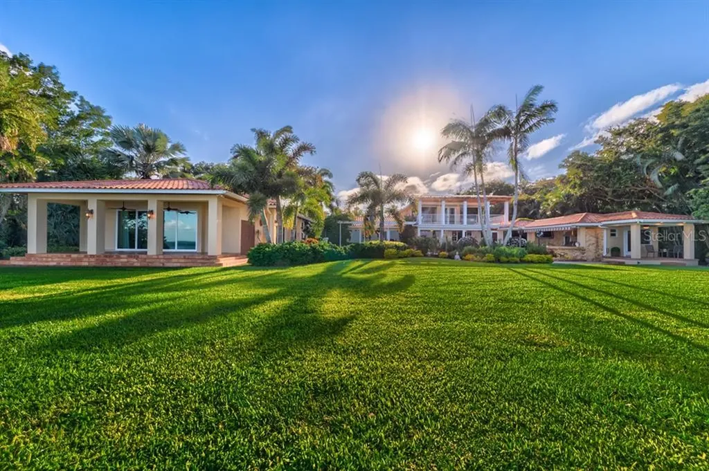 6216 Bahama Shores Drive S St Petersburg FL 33705