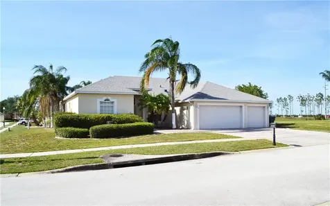 140 Nottingham Way Davenport FL 33897