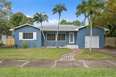220 Lamara Way NE St Petersburg FL 33704