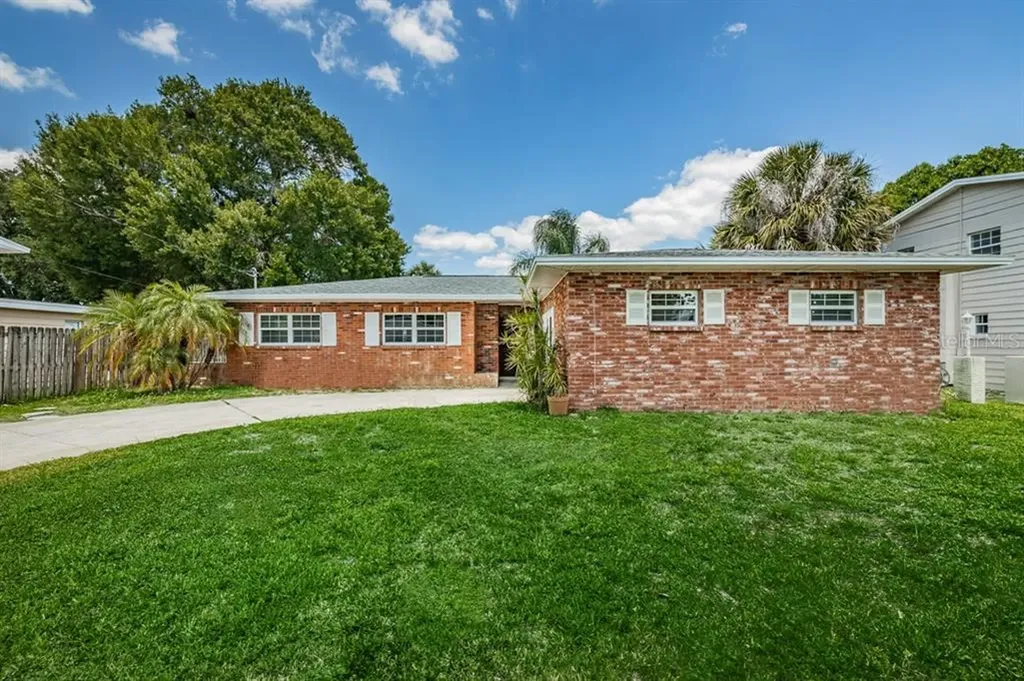 8311 Millwood Drive Tampa FL 33615
