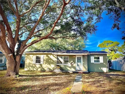 521 40th Avenue NE St Petersburg FL 33703