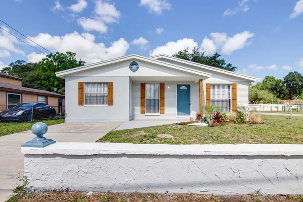 6220 N 45th Street Tampa FL 33610