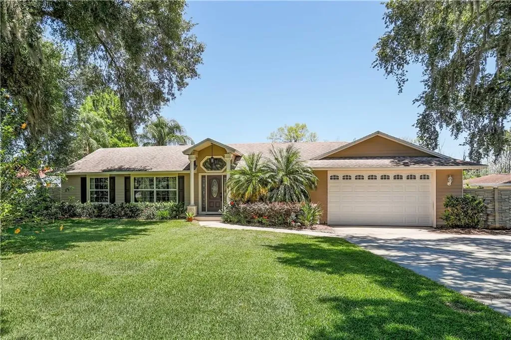 28236 Tammi Drive Tavares FL 32778