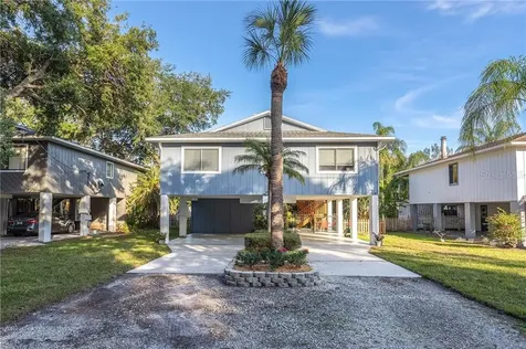 1096 Ricardo Place NE St Petersburg FL 33702