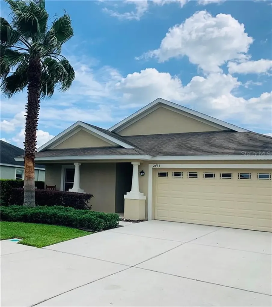2435 Ladoga Drive Lakeland FL 33805