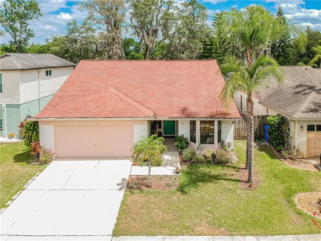 2512 Wrencrest Circle Valrico FL 33596