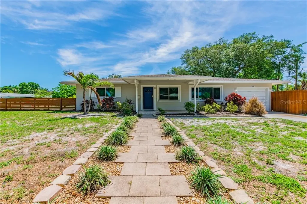 4091 Maple Street NE St Petersburg FL 33703