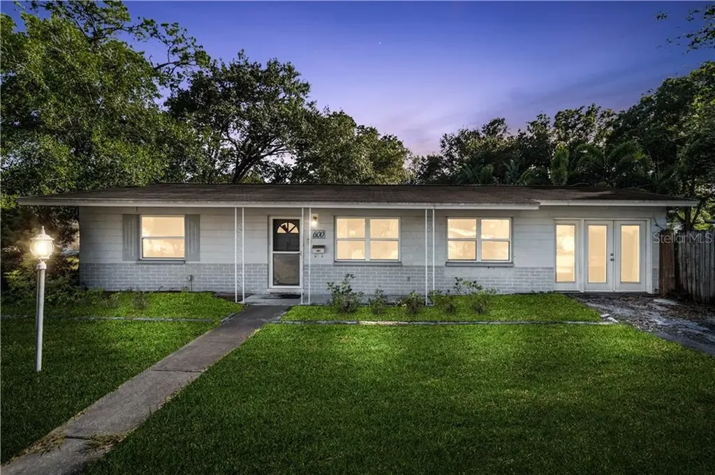 600 Cedarwood Street N St Petersburg FL 33703