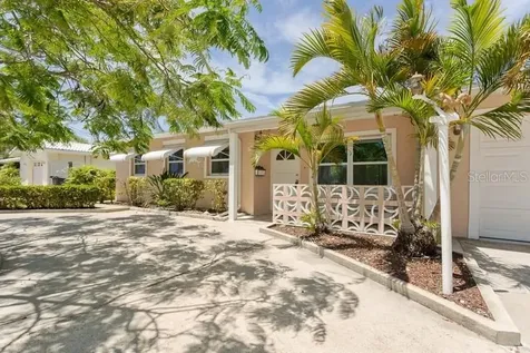 9398 Sun Isle Drive NE St Petersburg FL 33702