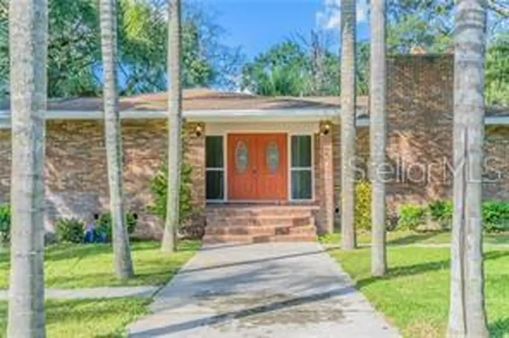 5006 Cumberland Drive Tampa FL 33617