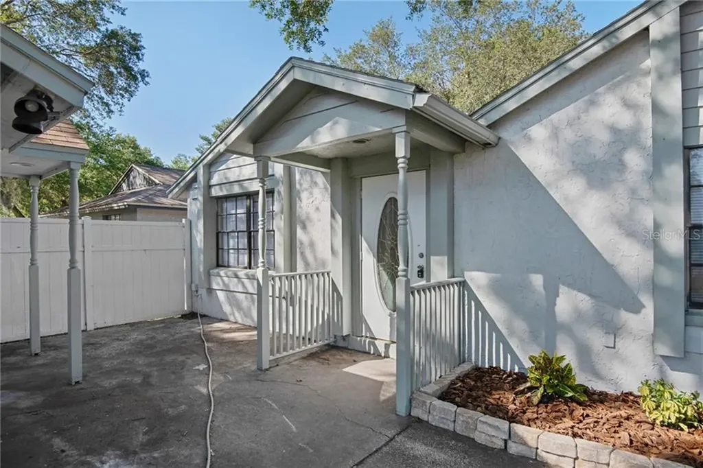 16049 Grass Lake Drive Tampa FL 33618