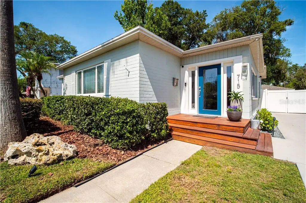 715 Essex Place Orlando FL 32803