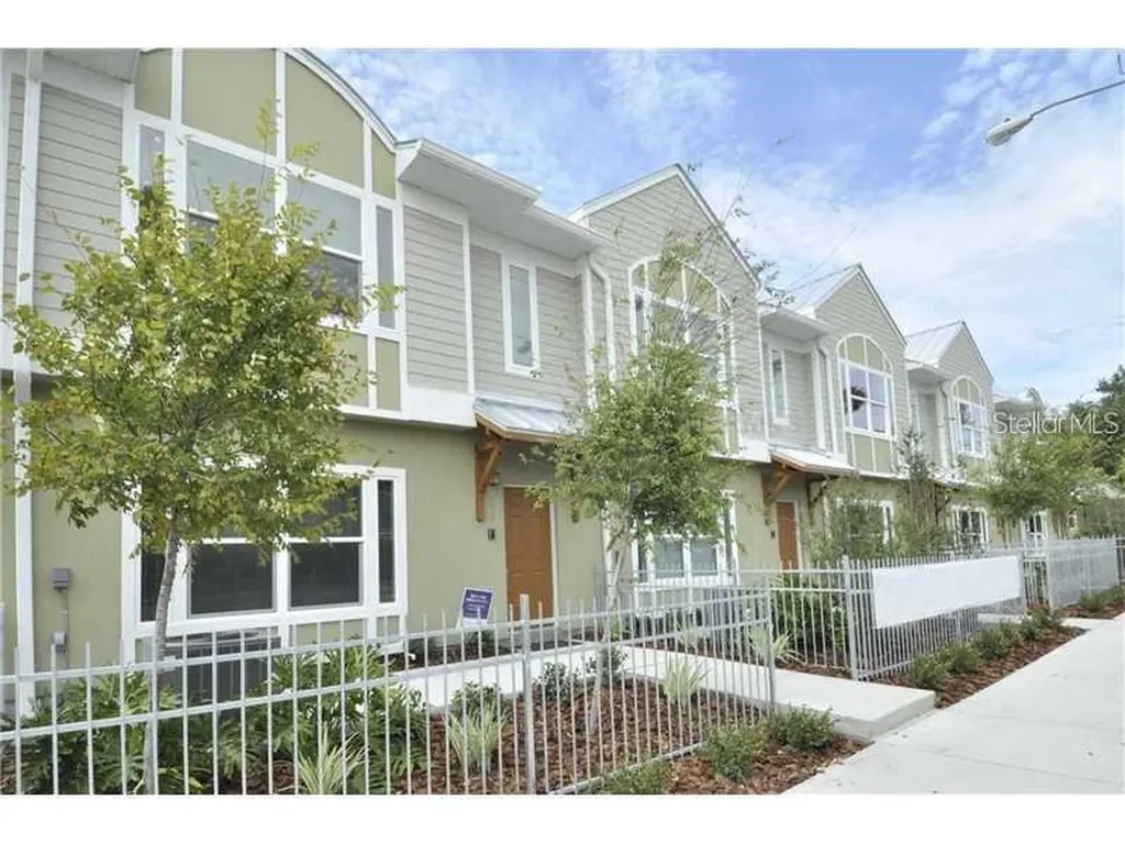 1293 Drew Street Clearwater FL 33755