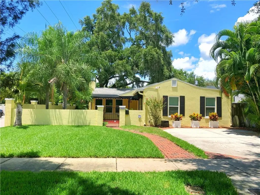 2633 W Sunset Drive Tampa FL 33629