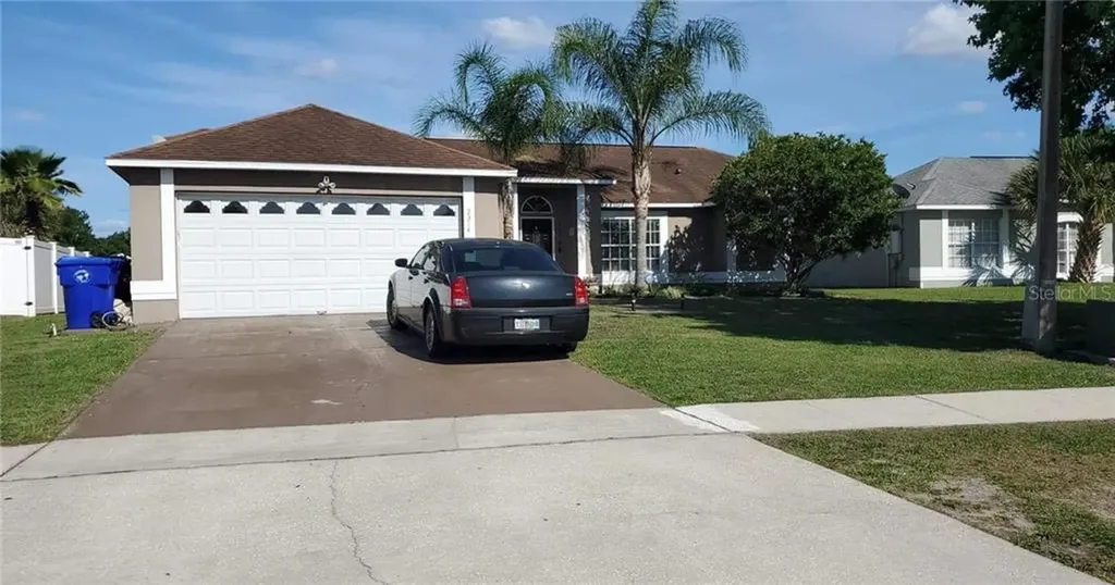 2314 Queenswood Circle Kissimmee FL 34743