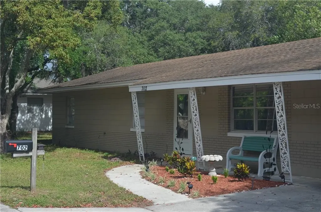 702 Bryan Street Tavares FL 32778